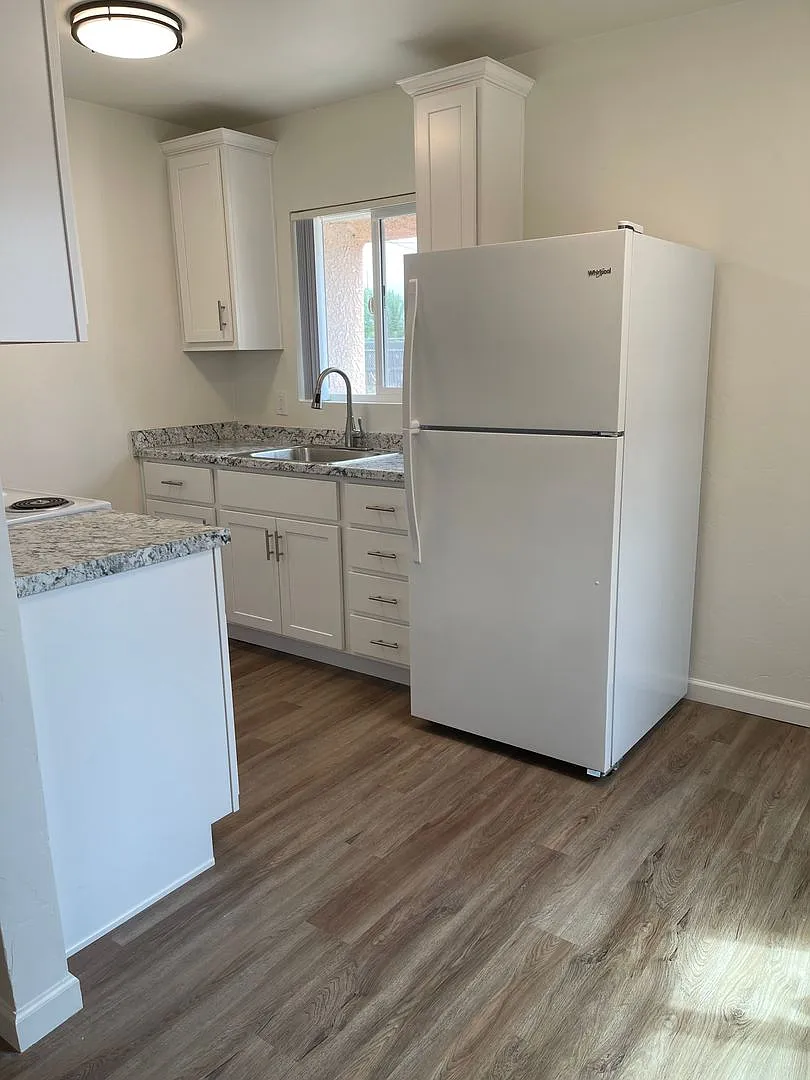 Sahuaro Apartments — Photo 1