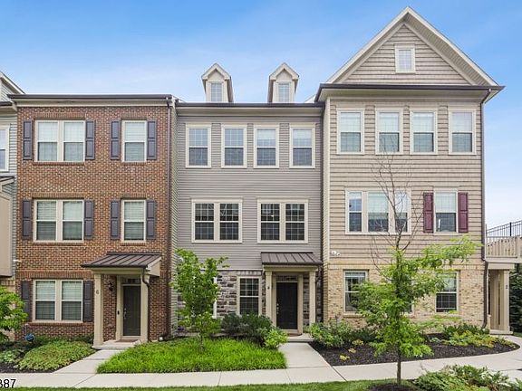 2nd image of 4 Braeburn Ct #404