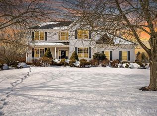 4 Veghte Pl, Franklin Park, NJ 08823