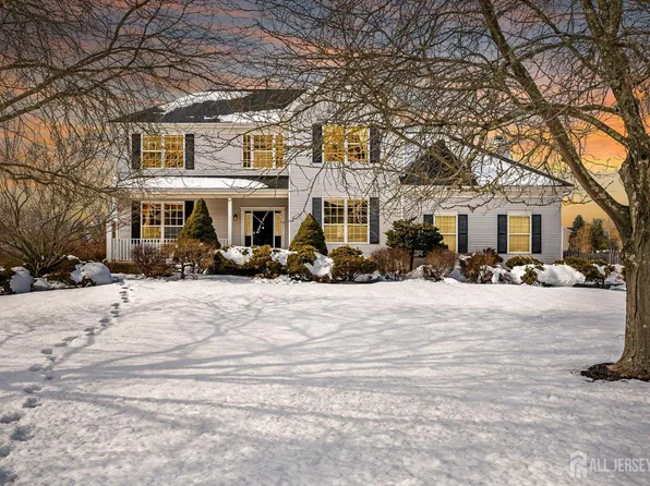 4 Veghte Pl, Franklin Park, NJ 08823