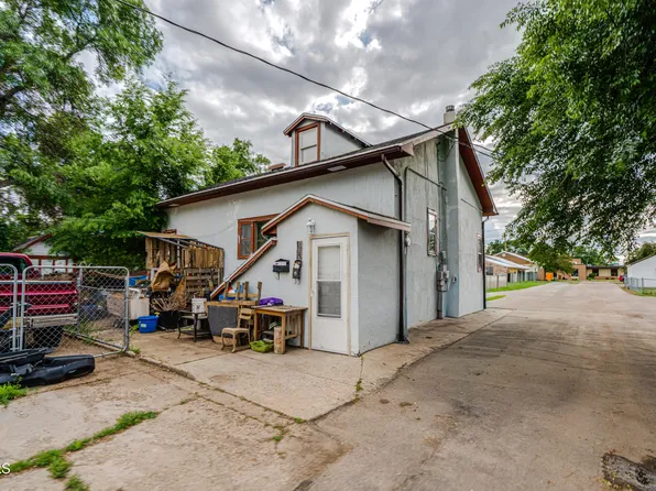 407 1/2 7th Ave SW, Mandan, ND 58554