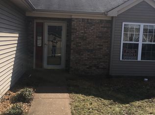 893 Lionshead Ln, Greenwood, IN 46143