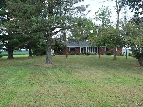 462 State Route 127, Greenville, IL 62246