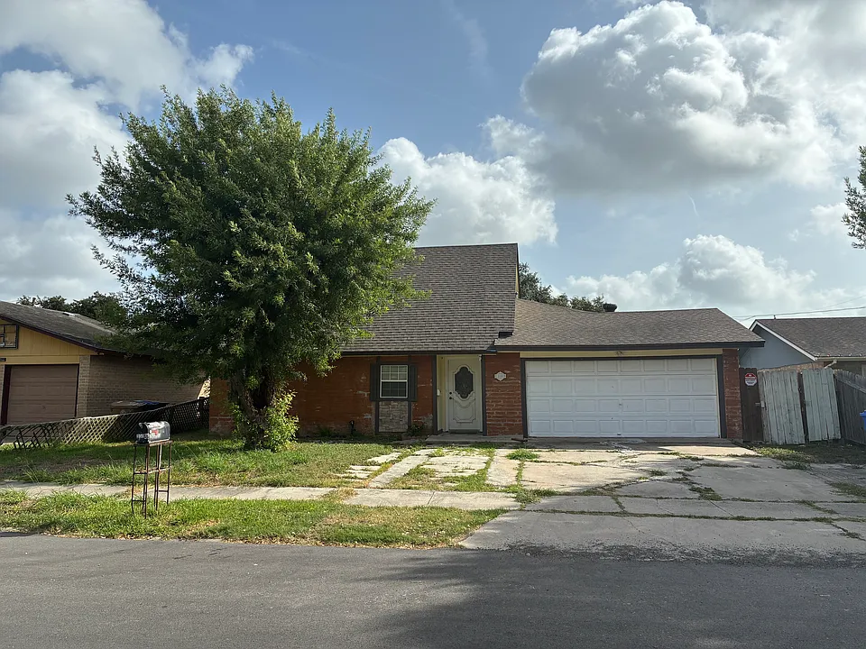 3510 Crestside Dr