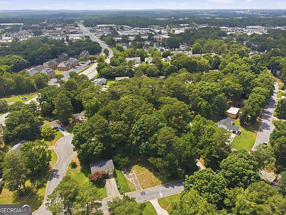5th image of 1796 Hunting Creek Ln SE