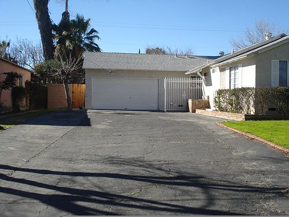 3rd image of 734 Dallas Ave