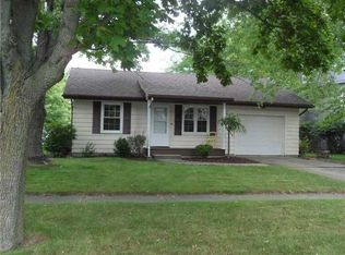 12 Dogwood Ct, Bowling Green, OH 43402