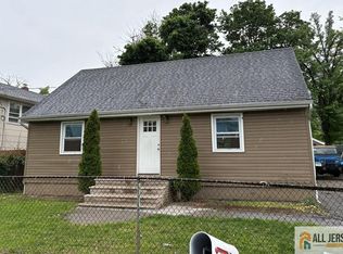 94 Martin St, Somerset, NJ 08873