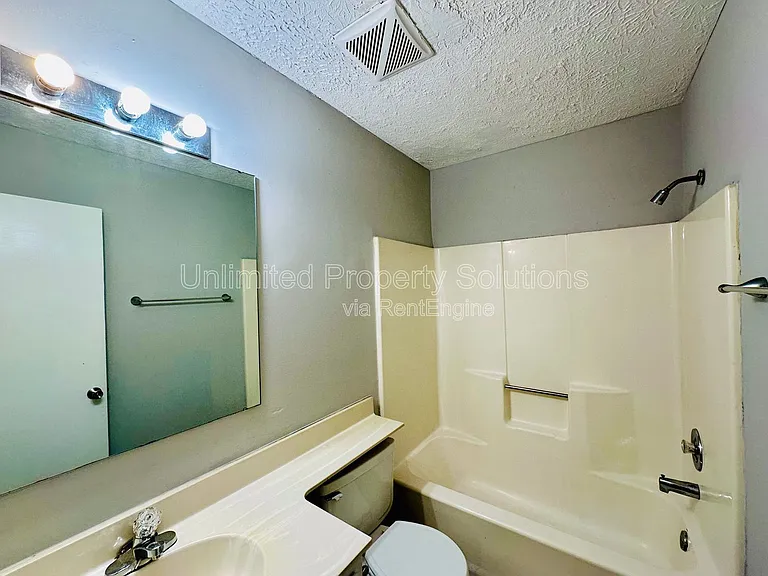 207 Sunn Aire Ct #C — Photo 13