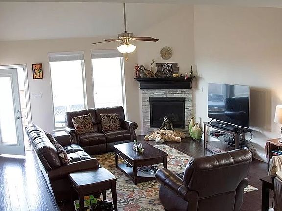 5th image of 14193 Santa Ann St