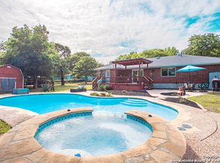 674 Cherry Rdg, Floresville, TX 78114