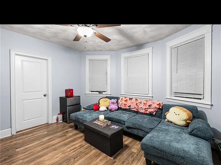 22 Suffolk St #1 — Photo 3