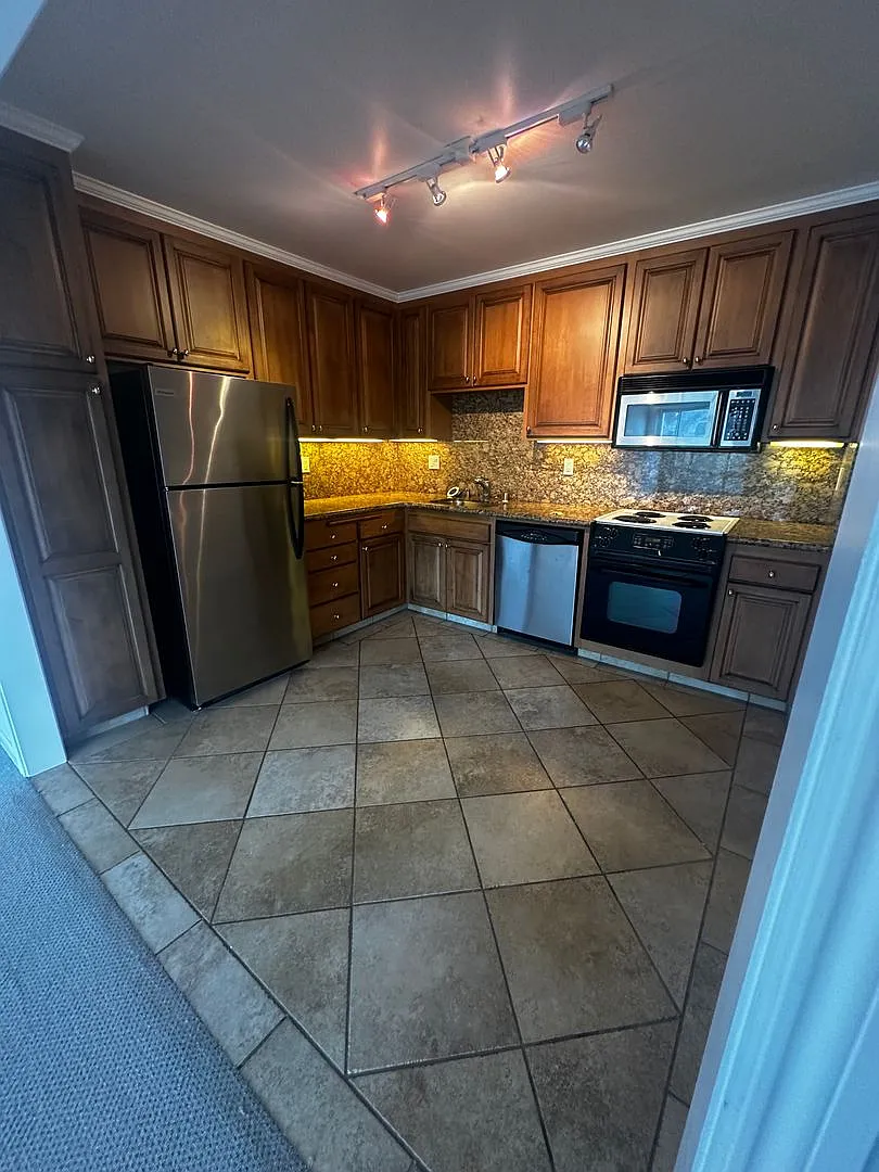 2324 Market Street (1165rc) — Photo 4