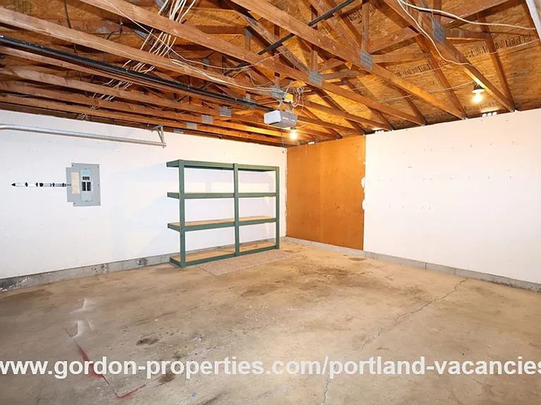 9641 SE Schiller St — Photo 37