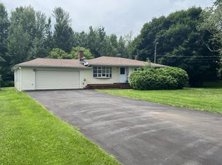 13 Hobbs Rd, Plattsburgh, NY 12901