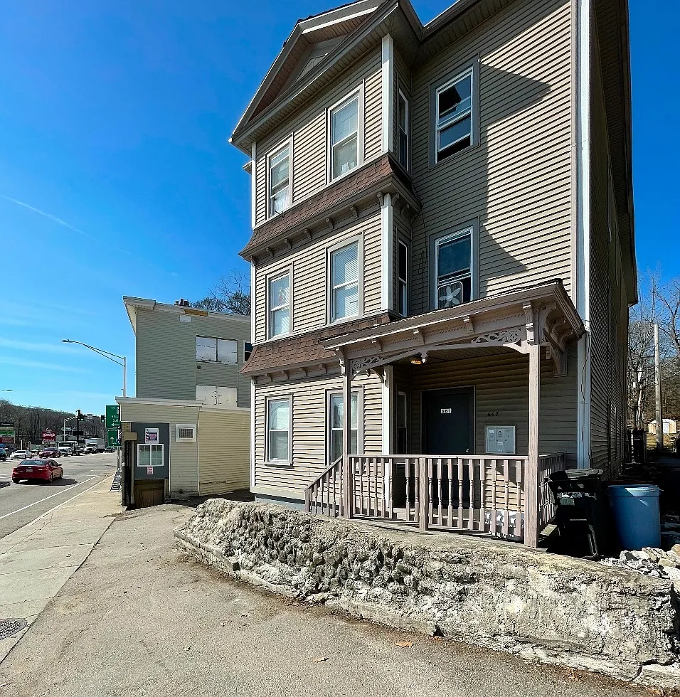 667 Southbridge St — Photo 2