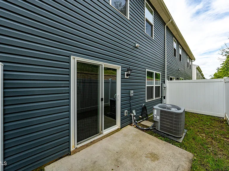 1006 Saylors Pl — Photo 27