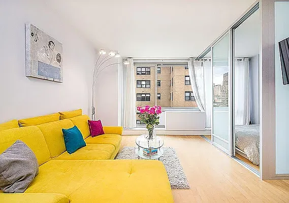 242 E 25th St #9-C — Photo 2
