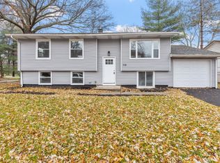 719 S Jackson Blvd, Chesterton, IN 46304