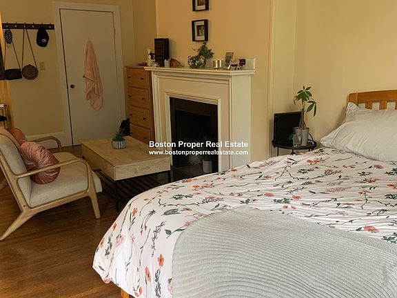 312 Beacon #4 Boston - Back Bay Unit Photo 2 (1)