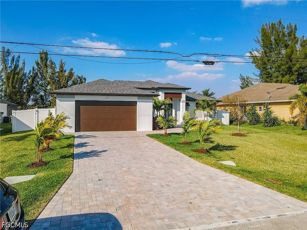 4 bed, 3.0 bath, 2207 sqft, $3,500 — Photo 3