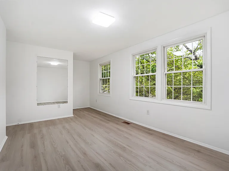 10214 Millstream Dr — Photo 13