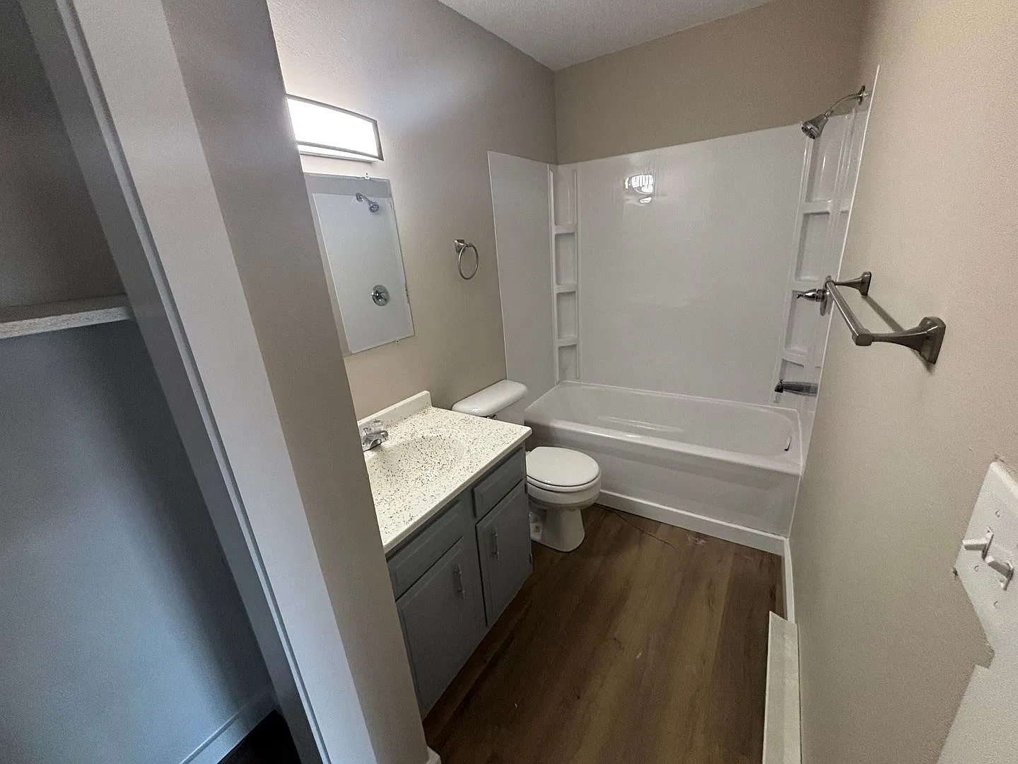 Two bedroom one bath apartment — Photo 4