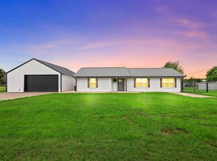748 Horse Shoe Rd, Godley, TX 76044