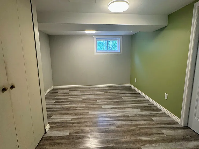54 Hewson Cres #BASEMENT — Photo 22
