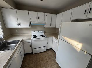 6 Locust Ct, Sicklerville, NJ 08081