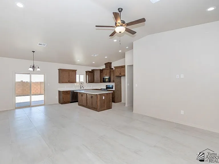 12633 E 51st Pl — Photo 3