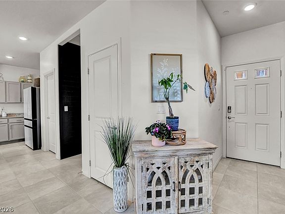 5th image of 10927 Cambridge Lakes Ave