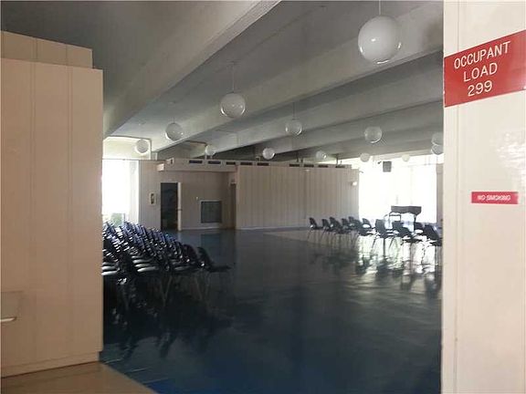 3rd image of 1400 NE 191st St APT 210