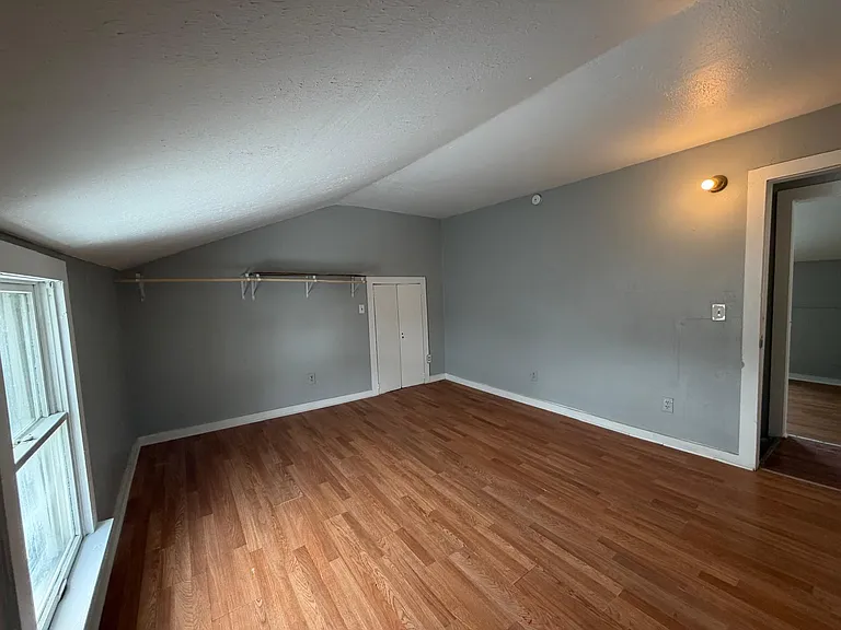 217-219 2nd St #219 — Photo 6