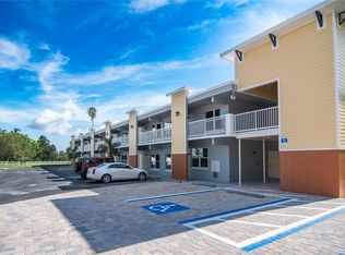 3300 Oak St NE APT 206, Saint Petersburg, FL 33704