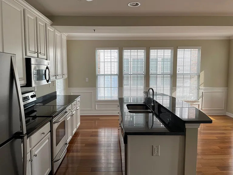 1790 Queen Anne St #1 — Photo 9