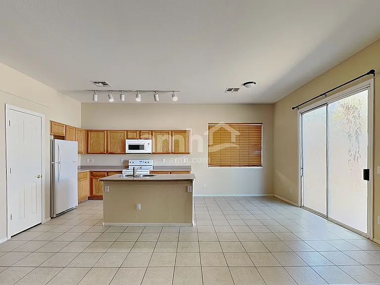 13544 W Ironwood St — Photo 4