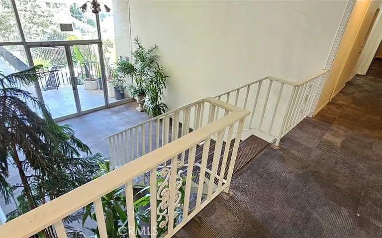 206 N Park View St #104 — Photo 17