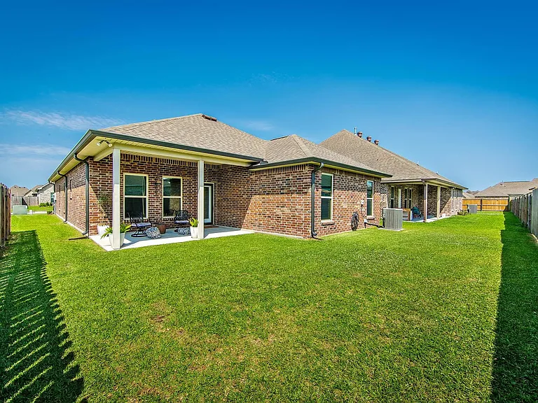 110 Devon Ct — Photo 5