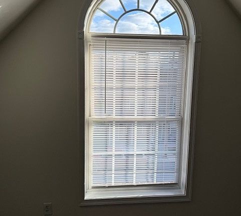 4th image of 108 S Earl St