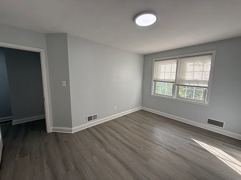 4 Winthrop Ct — Photo 3