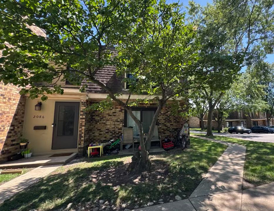 1st image of 2086 Country Club Dr #3F
