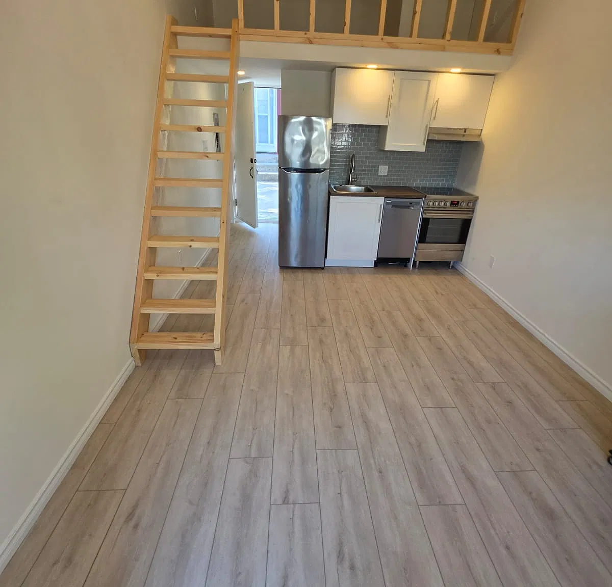 1 bed, 500 sqft, $2,250 — Photo 3