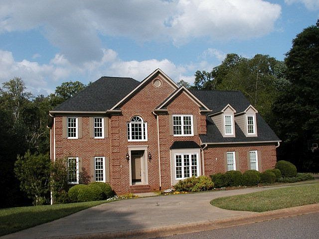 1st image of 1160 Latham Dr