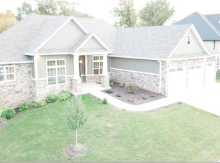 2906 Farleigh Ct, Columbia, MO 65203