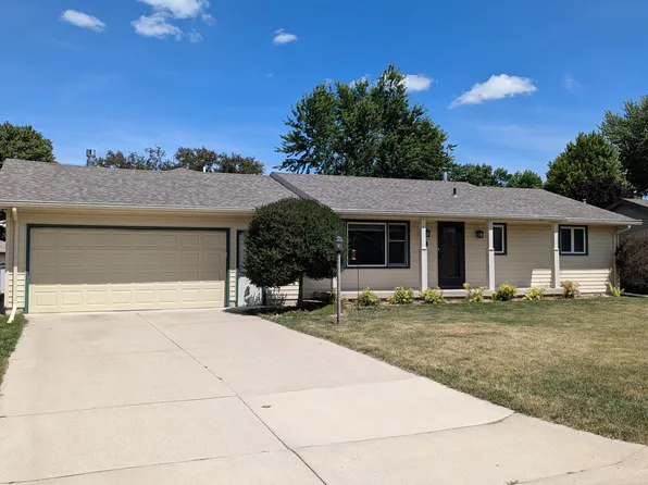 1111 Skylark Ln, Albert Lea, MN 56007