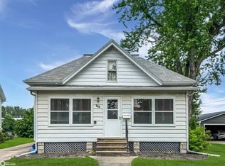 604 Woodlawn Ave, Traer, IA 50675