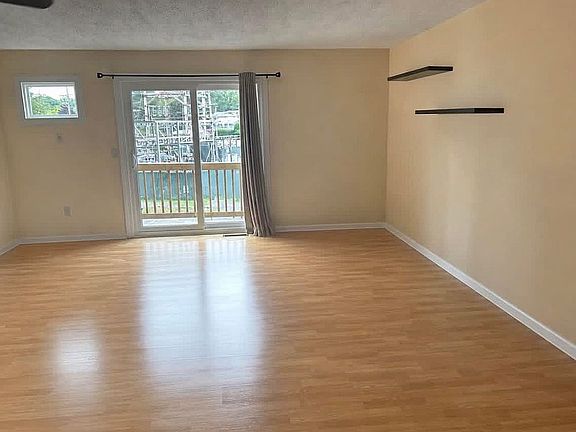 5th image of 4 Smithfield Rd APT 17