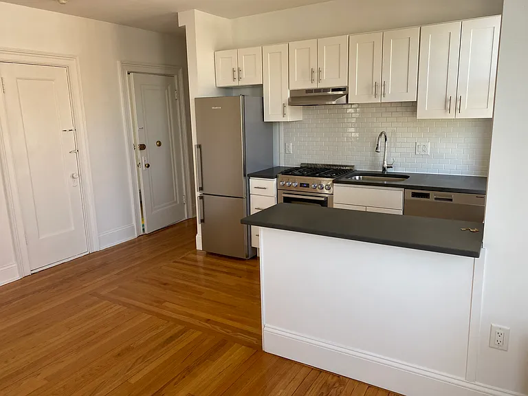 475 Highland Ave #3T — Photo 3