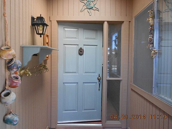 Enclosed secure entry way